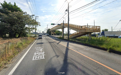 黒田（交差点） を右折して 彩甲斐街道/国道140号 に入ります。